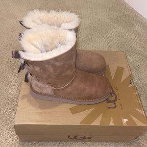 UGG Bailey Bow Boots Size 4